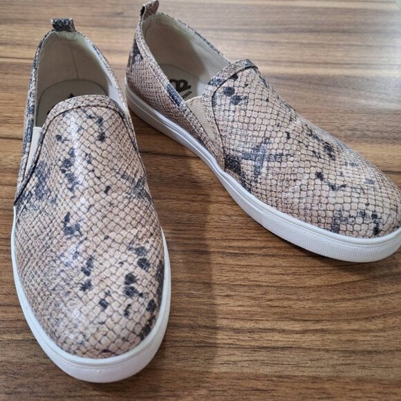 Fergalicious Slip-on Sneakers, Beige Faux Snakeskin, Size 8.5 - Picture 6 of 12